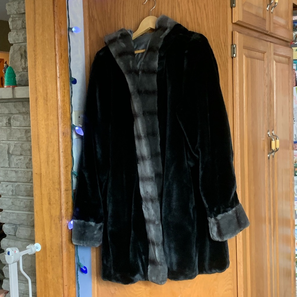 Fabulous Furs Elegant Black and Reversible Gray Teddy Jacket